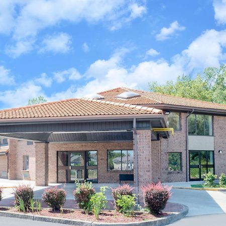 Days Inn By Wyndham Geneva/Finger Lakes Ngoại thất bức ảnh
